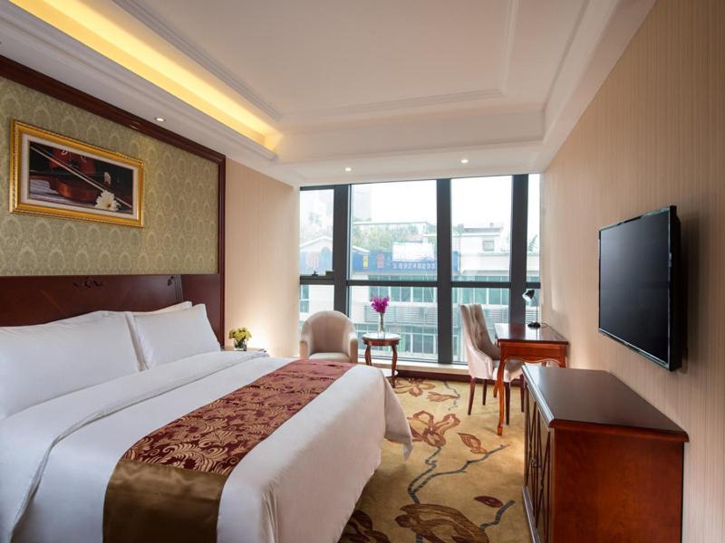 Vienna Hotel Shunde Longjia Exhibition Center Фошан Екстериор снимка